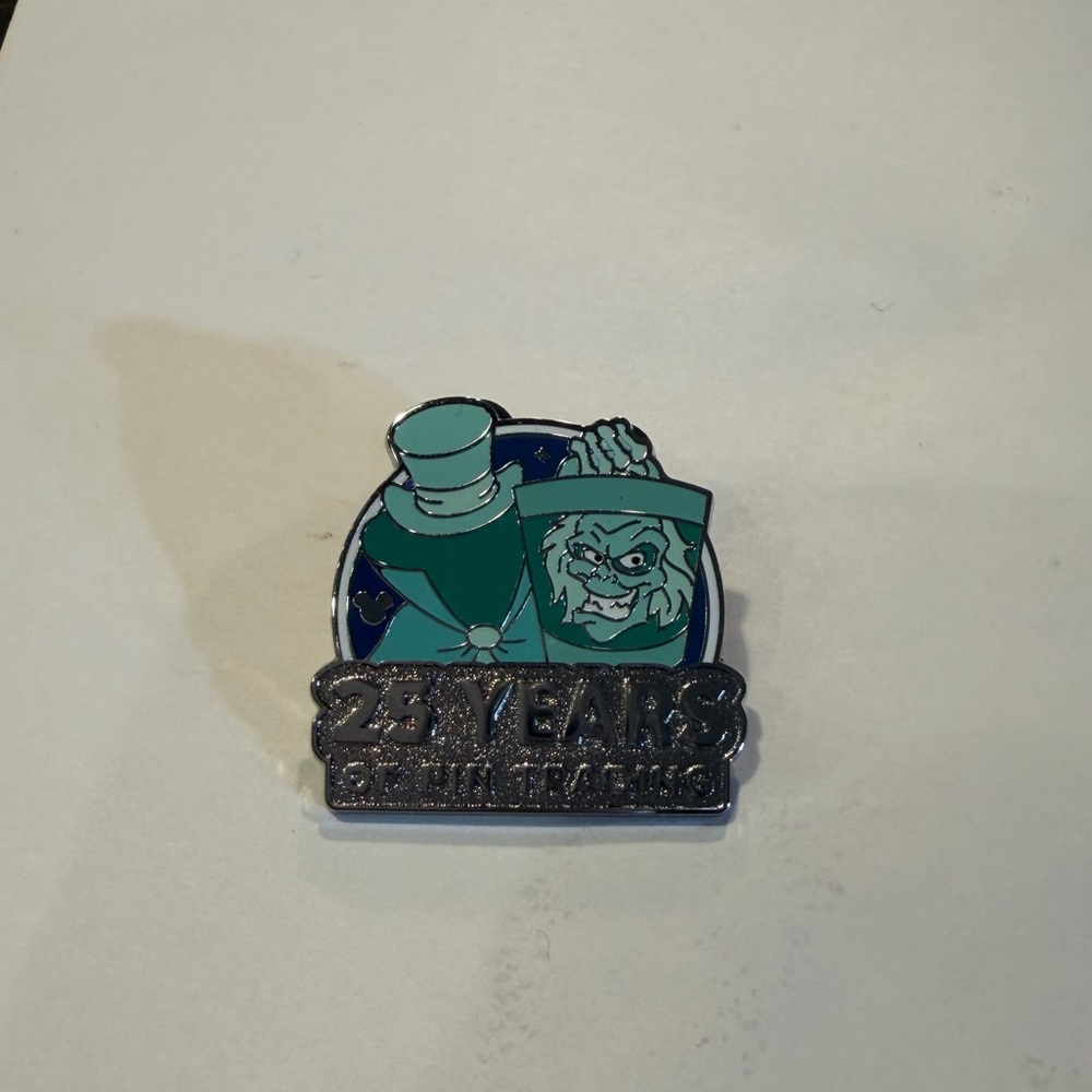 2025 Disneyland Hidden Mickey Pin - Hatbox ghost